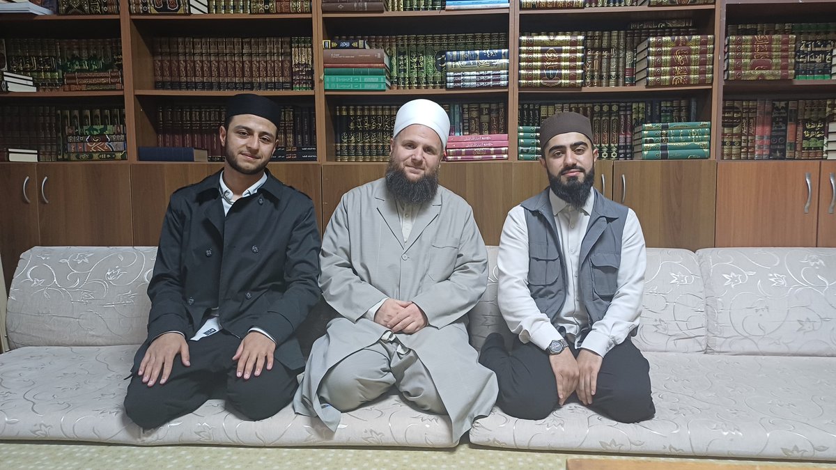 1bargiran's tweet photo. Trabzon merkezdeki @YavuzSelimVakfi 'ndaSaadettin Parlak Hocamızı ziyaret edip hayır dualarını aldık. Mevla Teala Hocamızın ilmini artırsın, hizmetlerini daim eylesin. 🤲 https://t.co/01s71daNoX