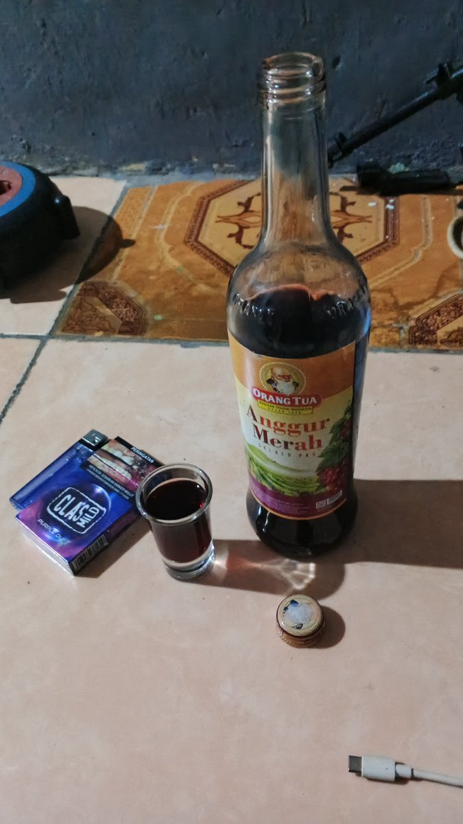 AborBoomer's tweet photo. Sekedar mengahangati suasana malam https://t.co/QieWDlMer9