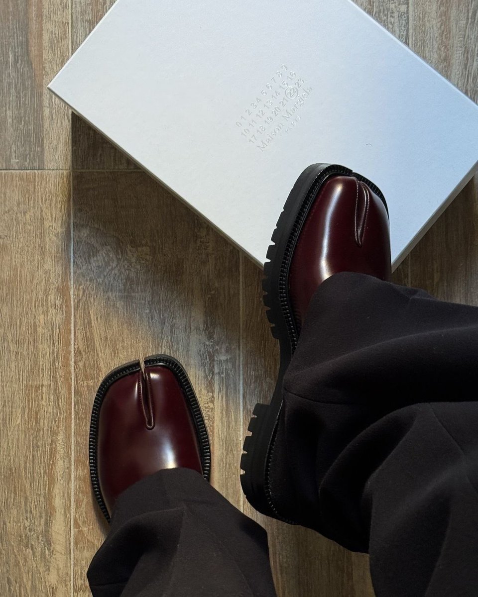 DuskJohn1's tweet photo. Tabi shoes https://t.co/6dShBL3Uwf