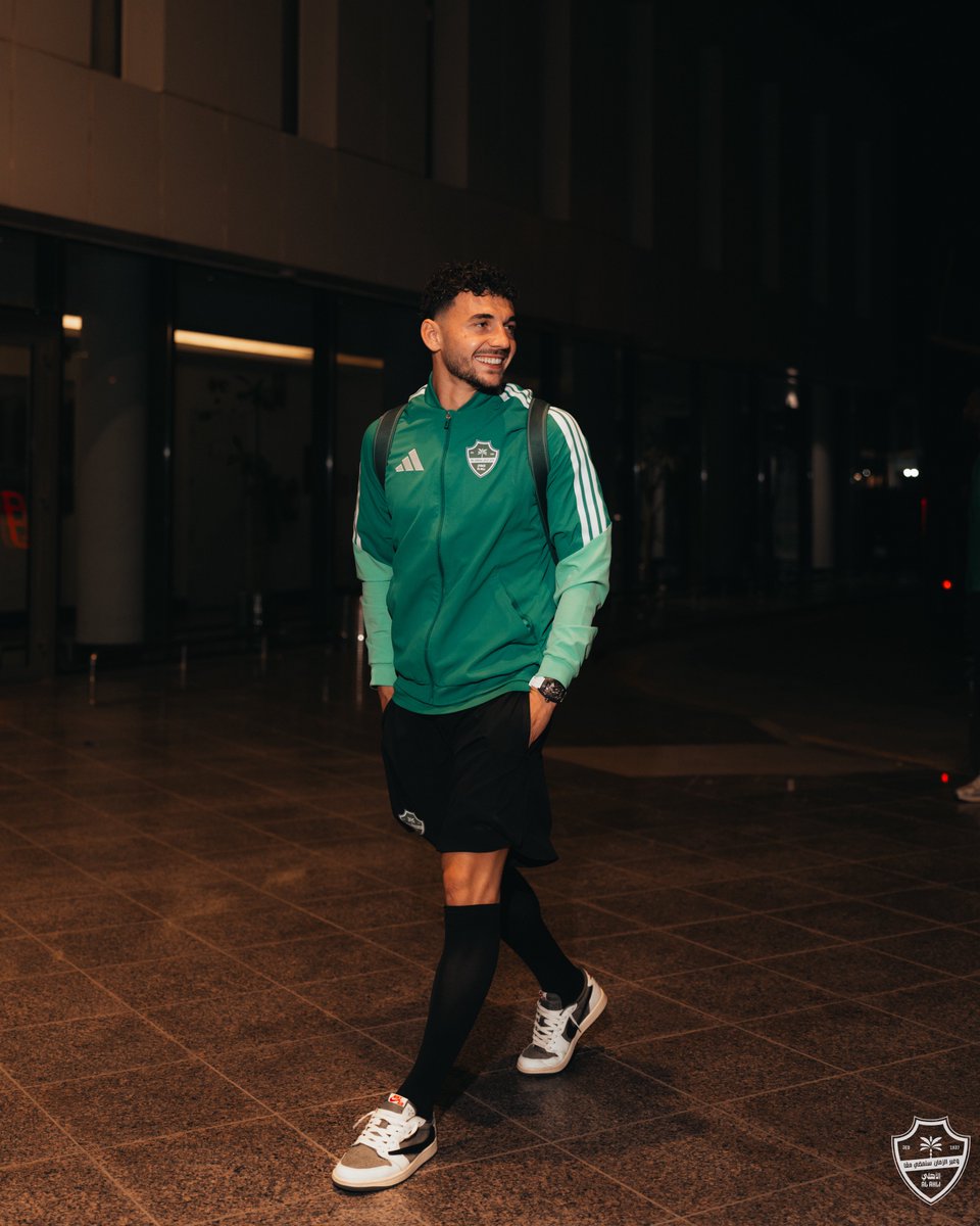 ALAHLI_FC's tweet photo. الله مـعـاكم 👋

#الأهلي_الأنوار | #أغلى_الكؤوس https://t.co/nxbMMXAEj6