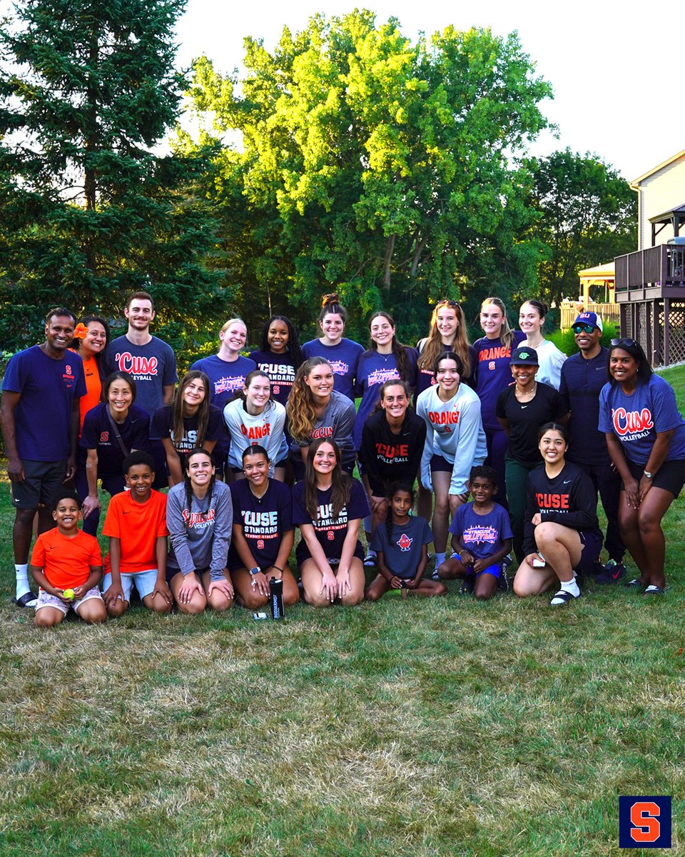 CuseVB's tweet photo. Enjoying the ‘Cuse summer with a barbecue at Coach Bake’s☀️
#OneOrange https://t.co/KwkwPqvN5Y