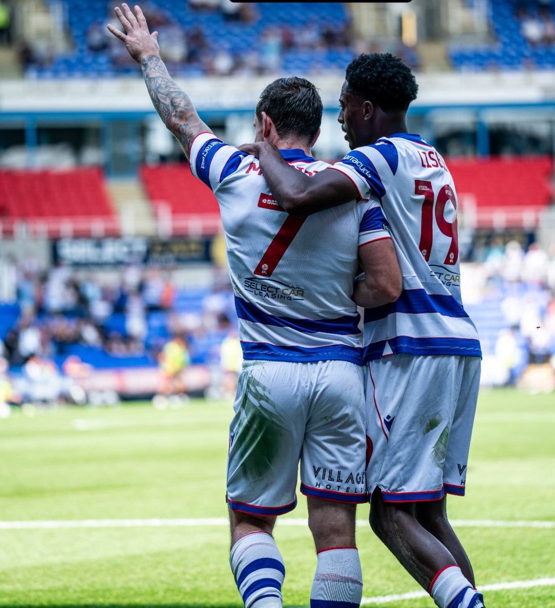 lisbiek's tweet photo. Proud of these two 🤝 https://t.co/X7KXpBkflG
