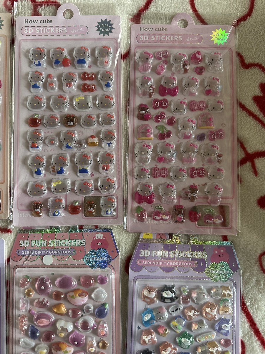 porndenji's tweet photo. #adesivotwt comprei uns adesivos maravilhosos no shopping e com fomo simplesmente peguei 5 cartelas de cada um da hello kitty pra ninguém mais comprar 🙏🏻 https://t.co/CjqRSmNfzy