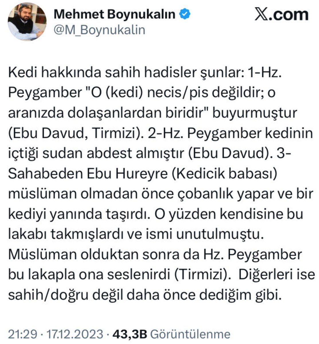 ozgunemrek's tweet photo. Soldaki gönderi 2023'te, sağdaki ise iki gün önce paylaşılmış.
Kendisi çocukların evlendirilmesi de dahil birçok konuda provokatif paylaşımlarıyla meşhur biri.
Kedilerin hedef alınmaya başlaması planlı bir operasyon. https://t.co/lTVYfxGlAZ