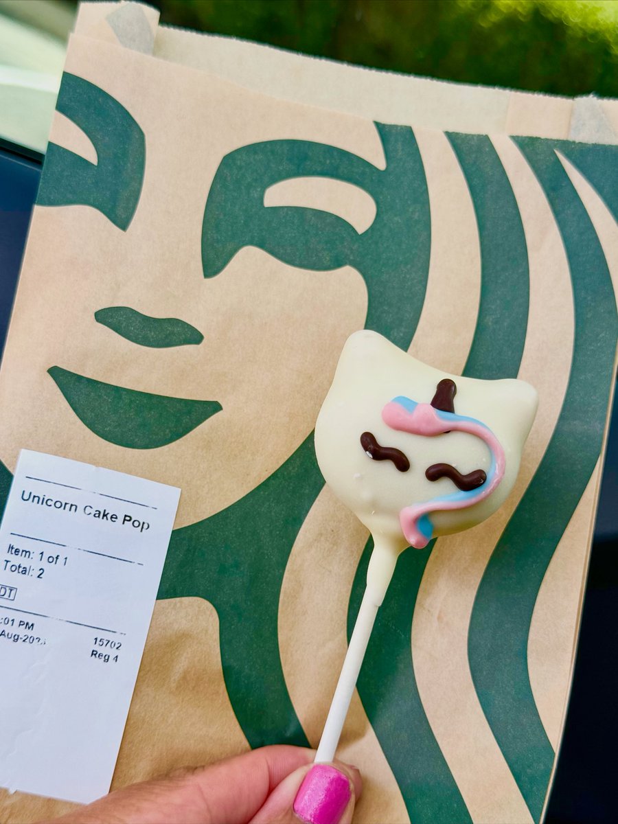 512NancyM's tweet photo. 🦄

And i got the unicorn Cake pop, 
pure yuminess!

#starbucks  #unicorn  #cakepops  #delicious  #yum https://t.co/eNUtiYR1Ed