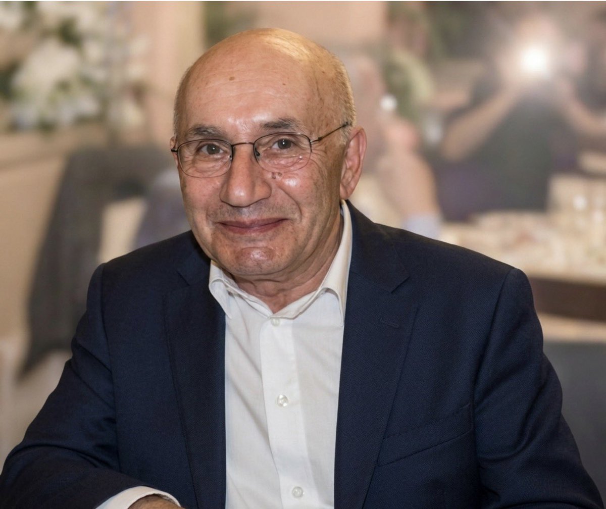 tarimyazari's tweet photo. Taylan Erten’i kaybettik

Ekonomi gazeteciliğinin emektarlarından, Taylan Erten abimizin vefatını üzüntüyle öğrendim.

Uzun yıllar Dünya gazetesinde birlikte çalıştığımız, Ekonomi Muhabirleri Derneği’nin kurucularından Taylan Erten’e rahmet, ailesine, sevenlerine baş sağlığı dilerim. 

Taylan Erten'in cenazesi, 18 Ağustos 2026 Salı günü Ankara Karşıyaka Mezarlık Camisi'nde kılınacak ikindi namazının ardından Karşıyaka Mezarlığı'nda toprağa verilecek.