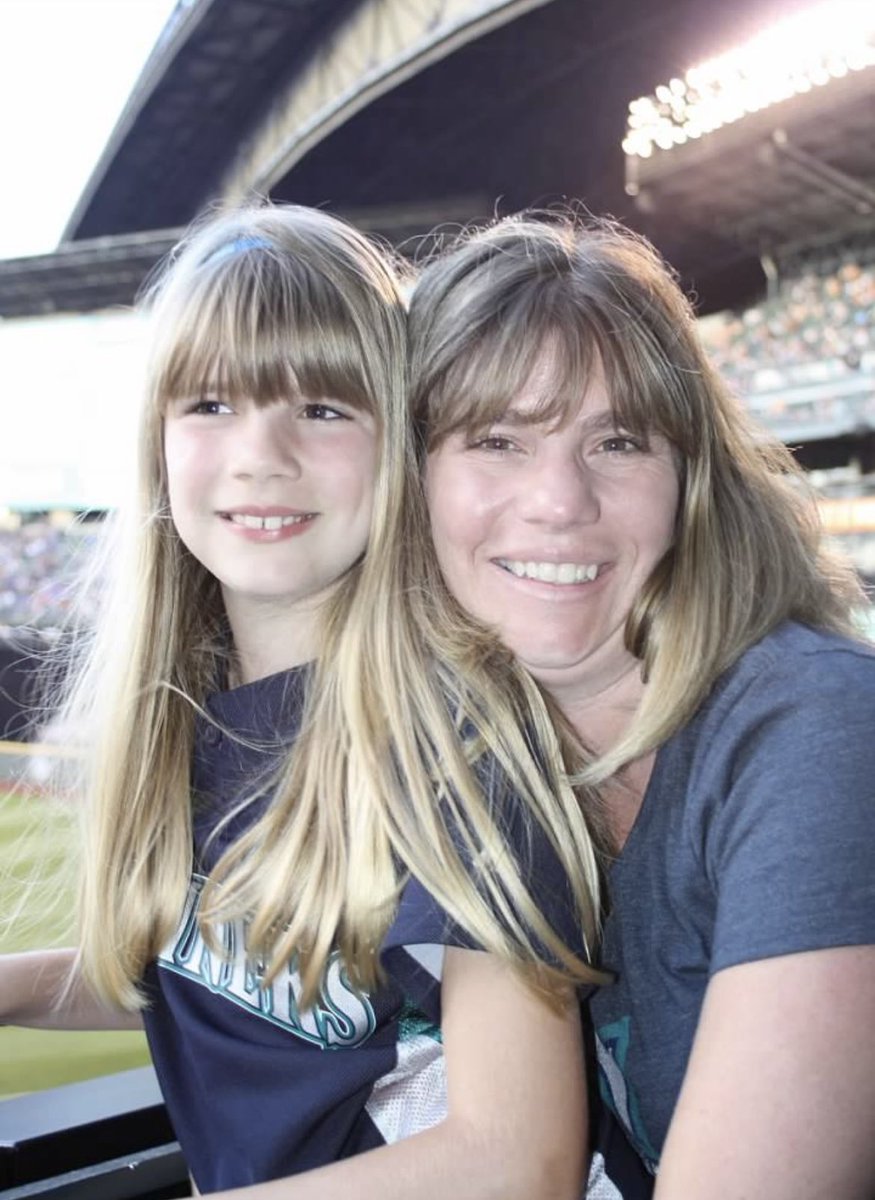 rileymhull's tweet photo. jrod daughter &amp; griffey mom https://t.co/1cfM4JtjXE