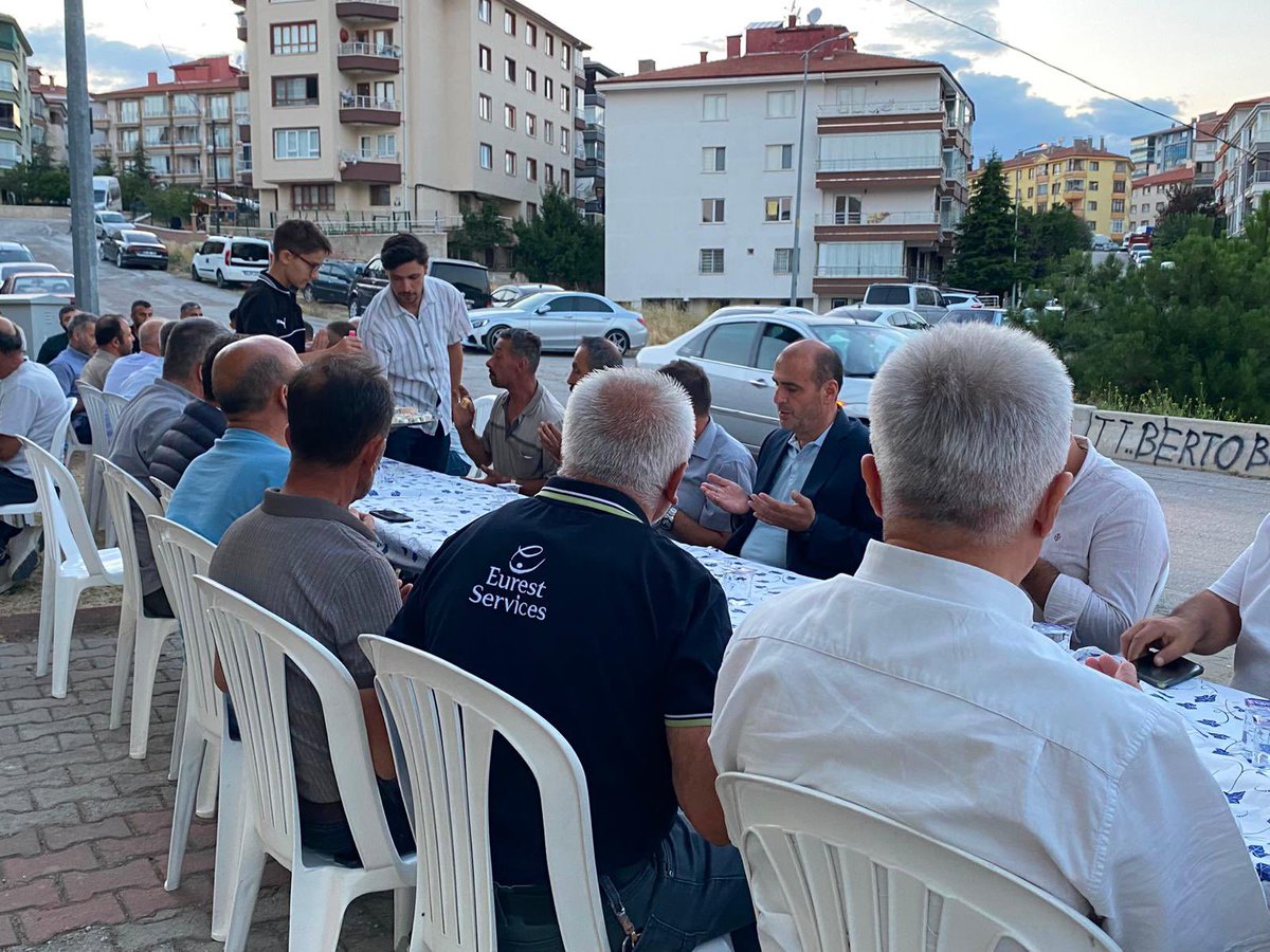 Fatih__Bildik's tweet photo. 📍 Karapürçek Mahallesi

Karapürçek Mahalle sakinlerimizden, geçtiğimiz günlerde vefat eden genç kardeşimiz Aydın Aker için düzenlenen Mevlid-i Şerif programına; Yönetim Kurulu Üyelerimiz ve Karapürçek Mahalle Başkanımız ile birlikte katılım sağladık.

Merhuma Allah’tan rahmet, ailesine ve sevenlerine sabır ve başsağlığı diliyoruz.

@akaltindag