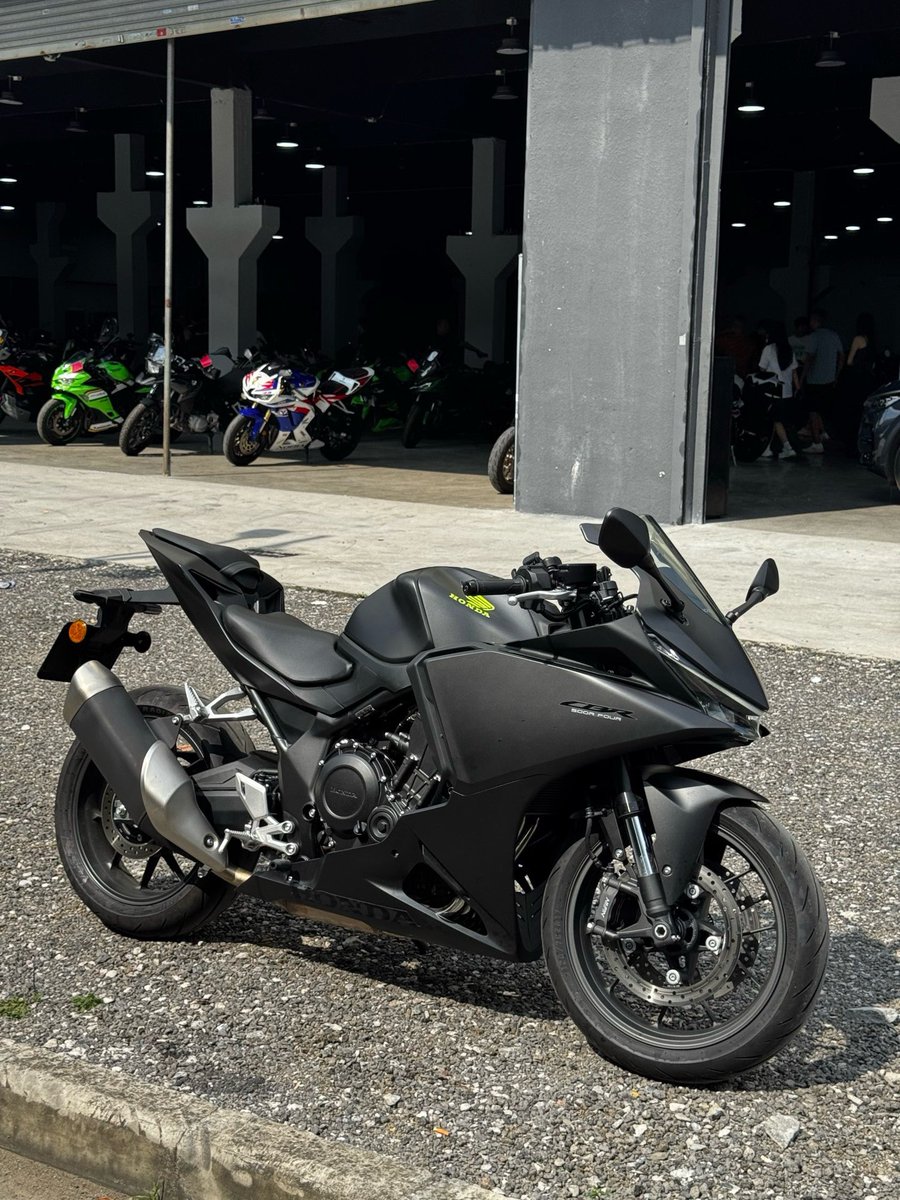 only1lalas's tweet photo. Brand New Honda CBR500R FOUR
2026 model
Mileage: 135
Price: 12.8M
Price include shipping and clearance 🇨🇳 to 🇳🇬 no extra fee on arriva
#viral #fypシ゚viral #bikers #nigeria #hondabike https://t.co/Wp1z2ehq0W