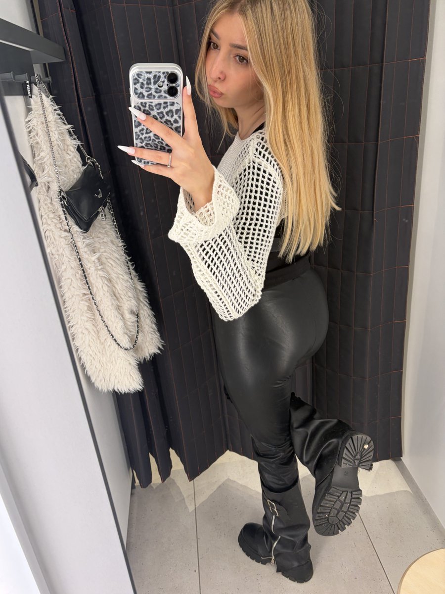 OwnedByAme's tweet photo. have you missed my leather pants and boots? https://t.co/jC5F4Rf01n