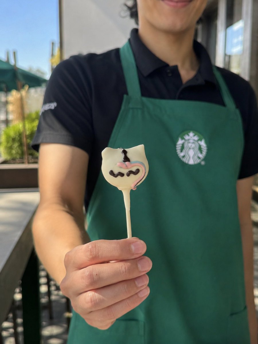 StarbucksMex's tweet photo. GPI una Cake Pop Unicornio. 🦄 https://t.co/CCcUe0mmn4