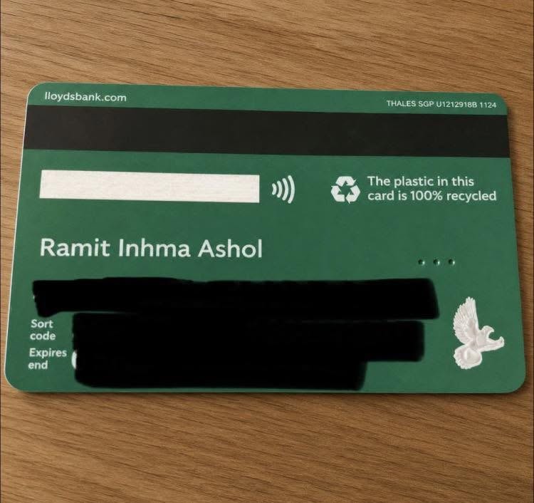 panner_62's tweet photo. Just found a bank card. 😆 https://t.co/qXgEiVZgs4
