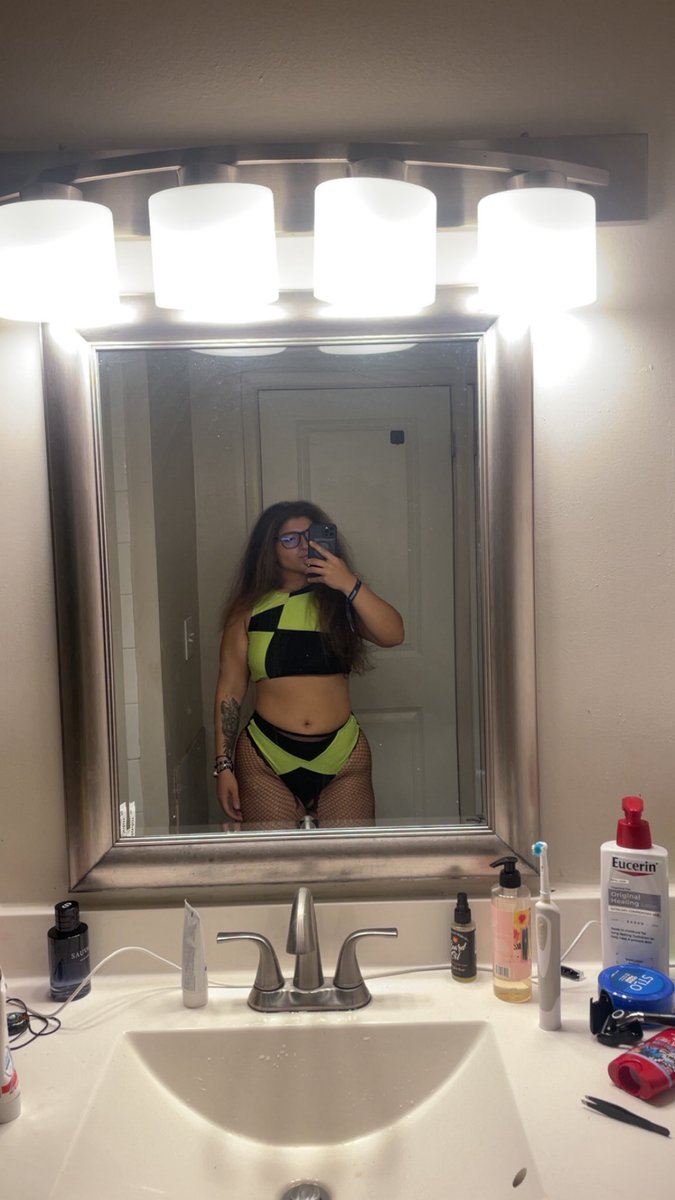 pettymern_'s tweet photo. Here were my fits for breakaway 🫶🏽💓 https://t.co/C9RYHMOuiB