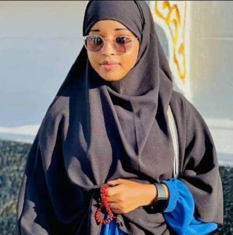 __husnerh_'s tweet photo. I look like I’m alright but Wallahi I need a husband 🥰🙏 https://t.co/v3CDdS7Np7