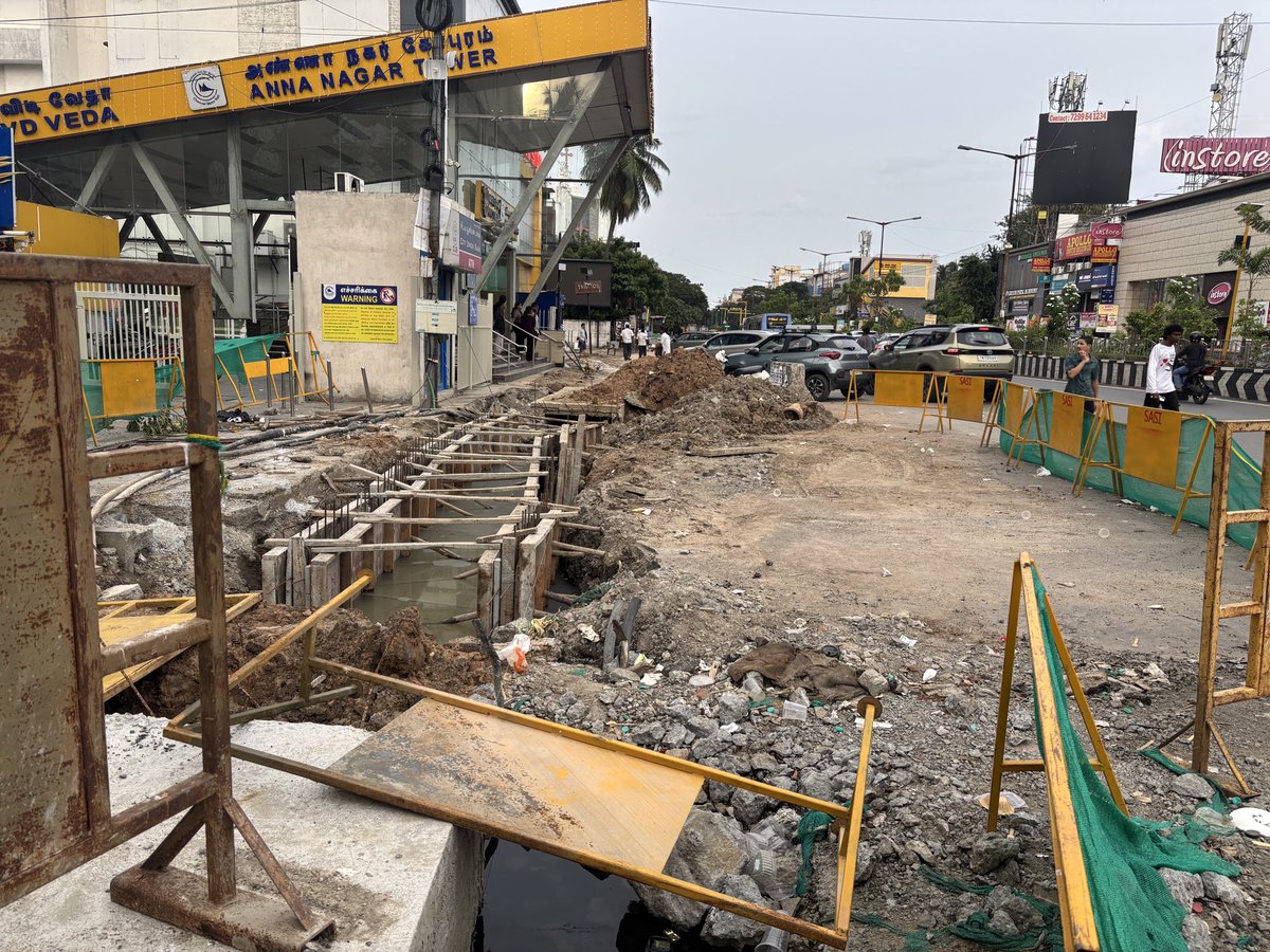 omjasvinMD's tweet photo. Anna Nagar’s half-baked storm water drain work in second avenue worth Rs 17 crore of public money, executed without any action plan or quality,  puts the neighbourhood in more danger than it might do good. A thread. 

1/6

Chennai’s Anna Nagar 2nd Avenue, which had beautiful and walkable pavements than many other parts of city was dug up in Jan with a promise to make the 3km stretch flood-free.

Eight months later, the ₹17cr stormwater drain project remains incomplete, poorly executed or abandoned at several spots.

Residents now fear the flood-prevention project could worsen monsoon flooding. 🧵