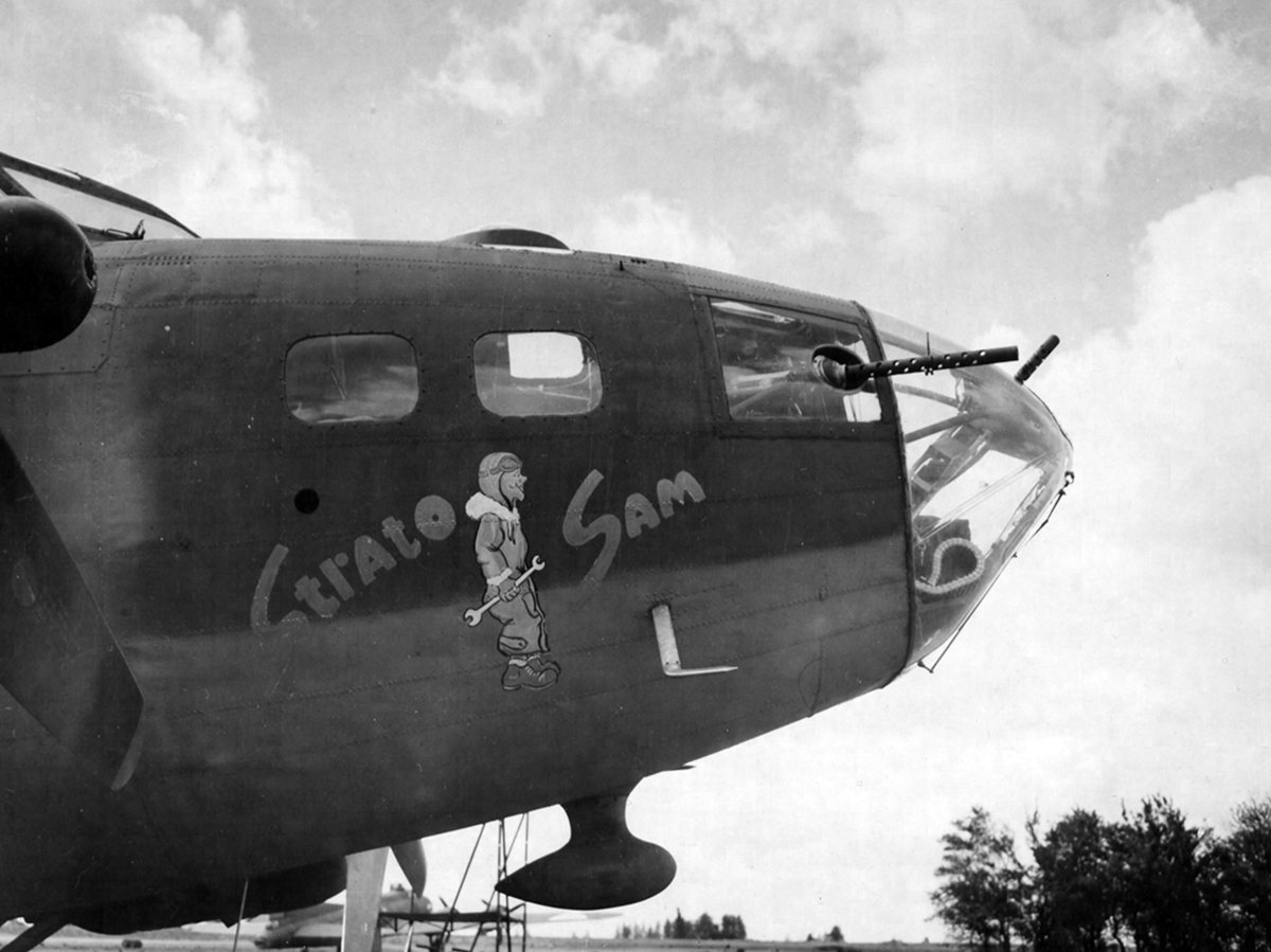 PaulBingley's tweet photo. 17 AUGUST 1943 | 14:23
At the same time as King Malfunction II falls from the formation, Strato Sam, flown by James C. Hudson, quickly follows. One crewman is KIA when his parachute spills inside the aircraft. Nine others are taken POW. https://t.co/NVRS8cGWAa