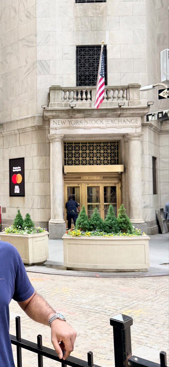 ifinanceca's tweet photo. New York Stock Exchange https://t.co/p4e1xgNcMb