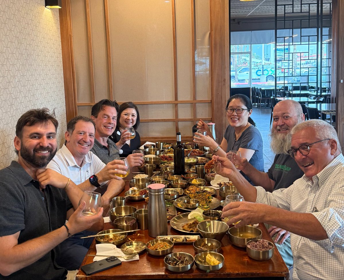 eatinglasvegas's tweet photo. Dammmn…that’s a lot of #banchan…The Chinatown Boyz take down all the small plates at #ONDAM, but skipped the “shingled hedgehog.” 😳
No. 215. 🇰🇷🇰🇵🥢
@EatTalkRepeat https://t.co/hknq29jBZh