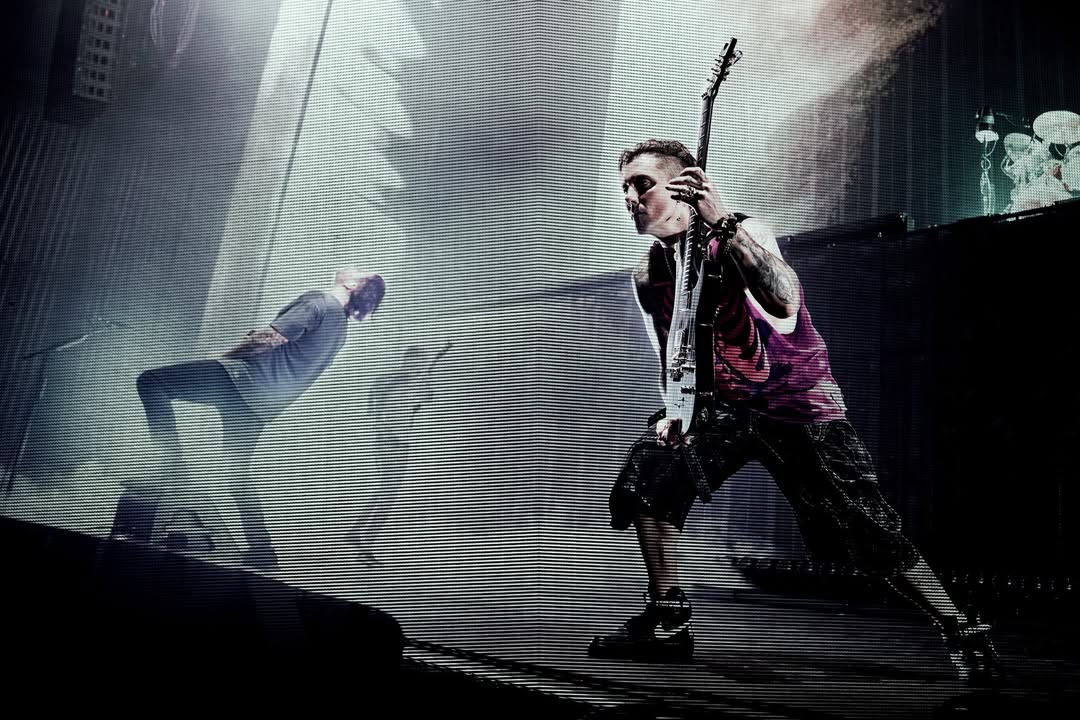 TheOfficialA7X's tweet photo. Camden, you were amazing. We'll see you tonight, Charlotte.

📷: Josh Martin, Tom Whaley, + David Zeck https://t.co/uRwtb4nLi8