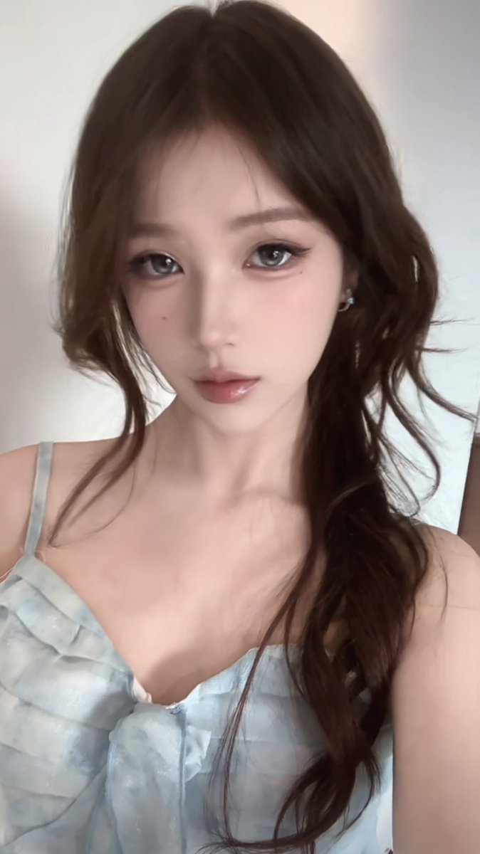 GGvwKEd4DN40029's tweet photo. 不上班的日子好无聊，想谈恋爱了怎么办？

有没有人报名陪我玩玩认真恋爱？举手🙋 https://t.co/jKDZhZMFJ6