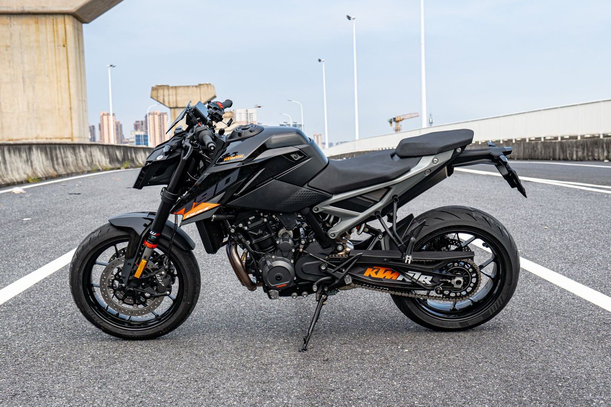 only1lalas's tweet photo. Brand New clean KTM 
Model: 790 Duke 2026
Mileage: 1000KM
Price: 16.5M
Price include shipping and clearance 🇨🇳 to 🇳🇬 no extra fee on arrival 
#bikers #nigeria #viral #Xtrends #KTMbikes https://t.co/E7h9KIhPtt