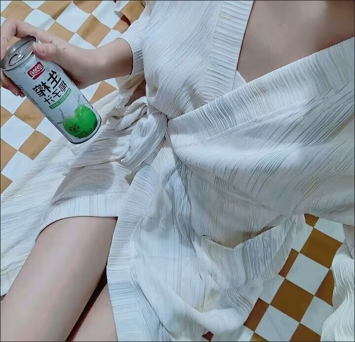 feiyayo148753's tweet photo. 生榨椰子汁....#男娘 #睡裙 https://t.co/2IfhT27VO6