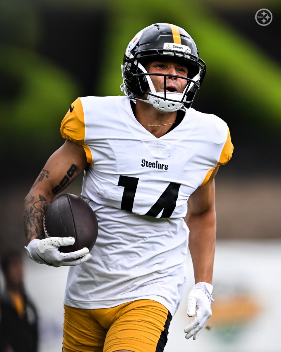 steelers's tweet photo. Sunday energy ⚡️ https://t.co/fIsW5KDK9u