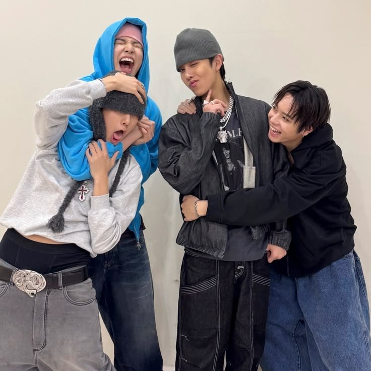 cinnamohyull's tweet photo. The first impression VS the actual group's vibes ( basically just a buncha silly boys tryna act tuff lol ) https://t.co/RTEQqfk69m