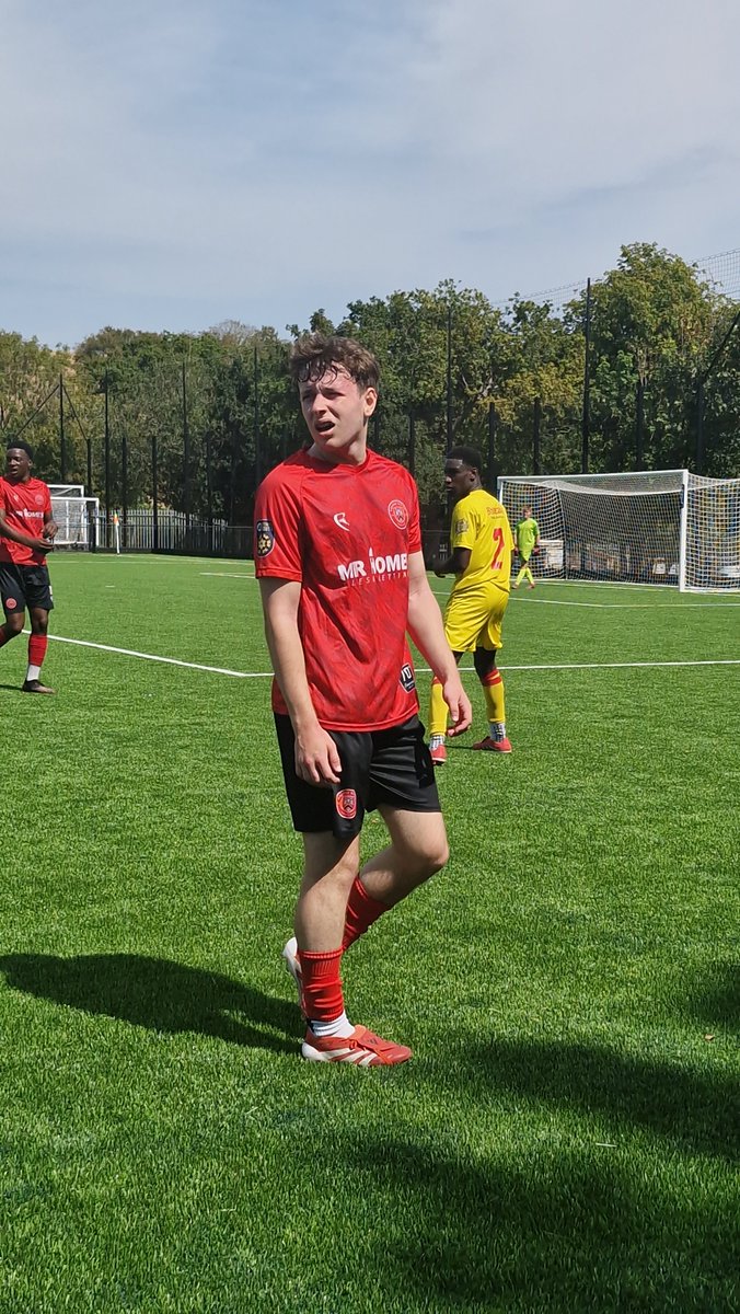 ChrisJenki18199's tweet photo. @FAWales 
National Reserve League South West U21's 
Cwrt-yr-Ala Road 
@CaerauElyFC vs @mumblesseniors 

#ONerthINerth
#DevelopmentTeam #Reserves 
Rhys Jenkins in Action 🎬 https://t.co/y9HO37fsVZ