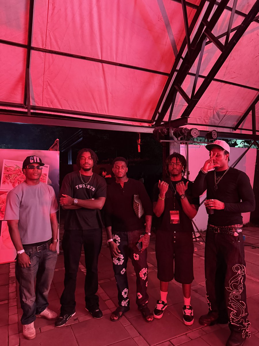 flygodT tweet picture