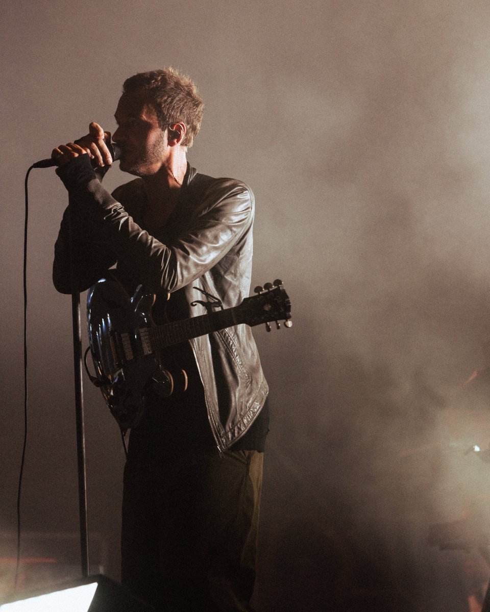 LowFestival's tweet photo. Ojalá poder volver justo a cuando empezaron los acordes de "Munich" de Editors en nuestro escenario @VibraMahou 
#LOW2026

📷 Rafa Galán, Roberto Almela https://t.co/K9VP28mDgK