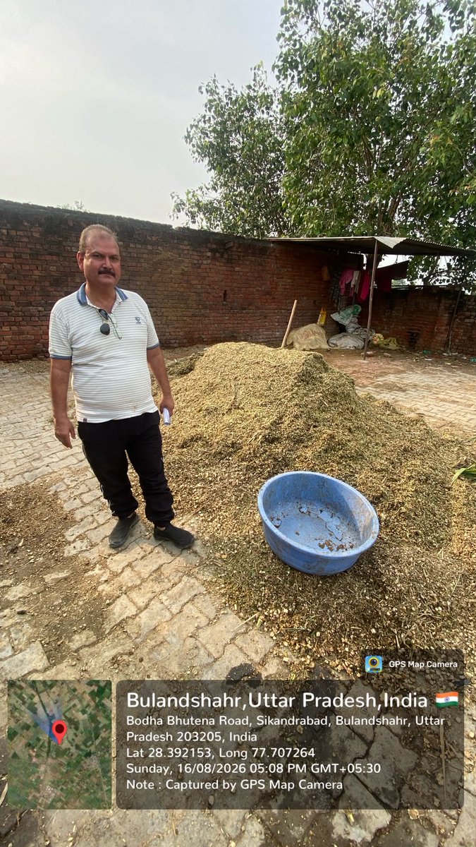 CdoBulandshahr's tweet photo. ब्लॉक सिकन्द्राबाद में गौशालाओं का स्थलीय निरीक्षण कर व्यवस्थाओं का जायजा लिया। गोवंशों के बारिश से बचाव, जलभराव की स्थिति, स्वच्छ पेयजल, हरा चारा व भूसे की उपलब्धता सुनिश्चित करने, CCTV को कंट्रोल रूम से जोड़ने तथा कमियों के तत्काल निस्तारण के निर्देश। #गौसेवा https://t.co/SwqSTibxYl
