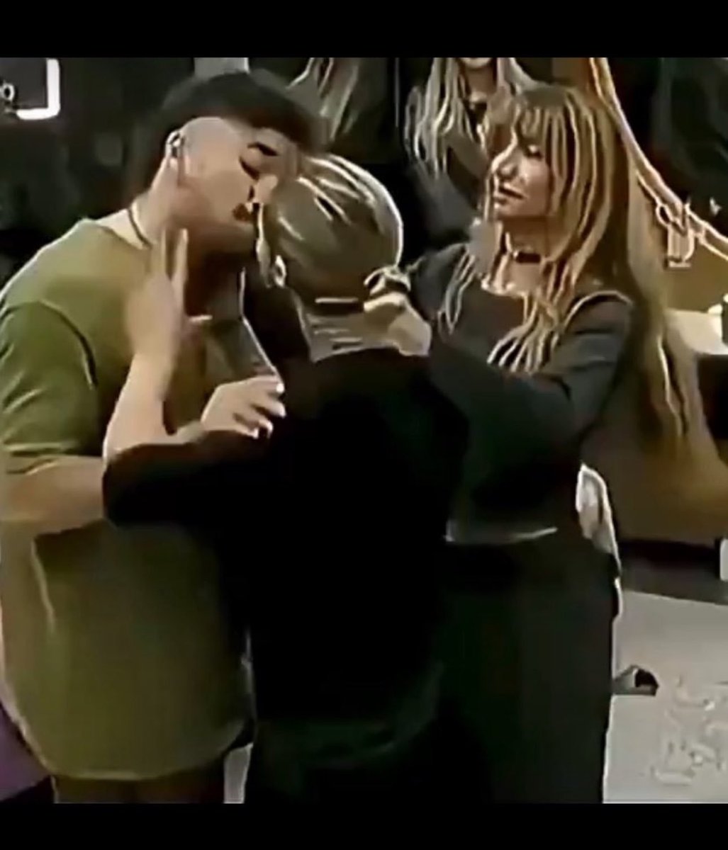 neroggonn's tweet photo. @reptiliangirl_1 Dale con ese mismo criterio quiero expulsión para Solange y también un apercibimiento por anda andar acosando a todo mundo xq si no no tiene contenido https://t.co/4AevxoJvw3