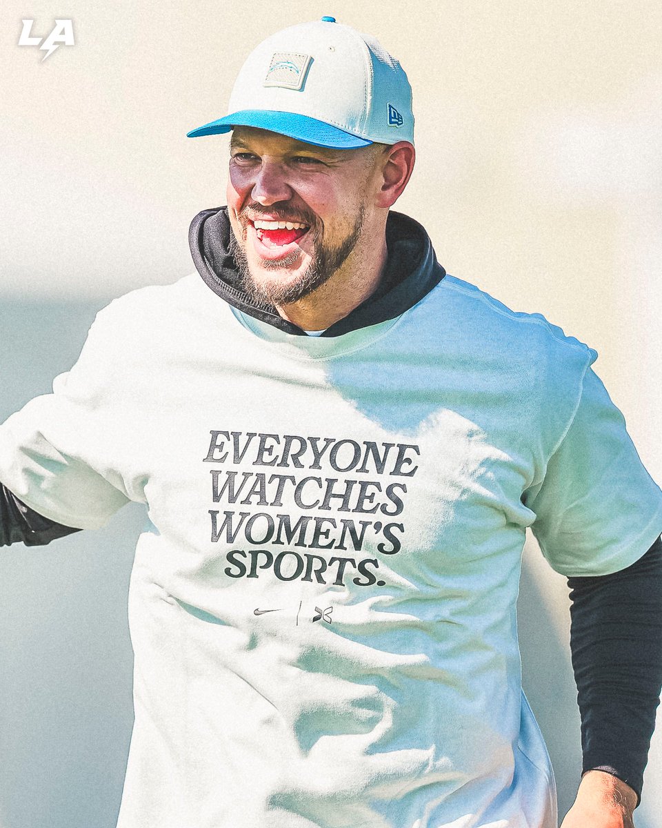chargers's tweet photo. what the shirt says 🙂‍↕️ https://t.co/weZkN1wOLi