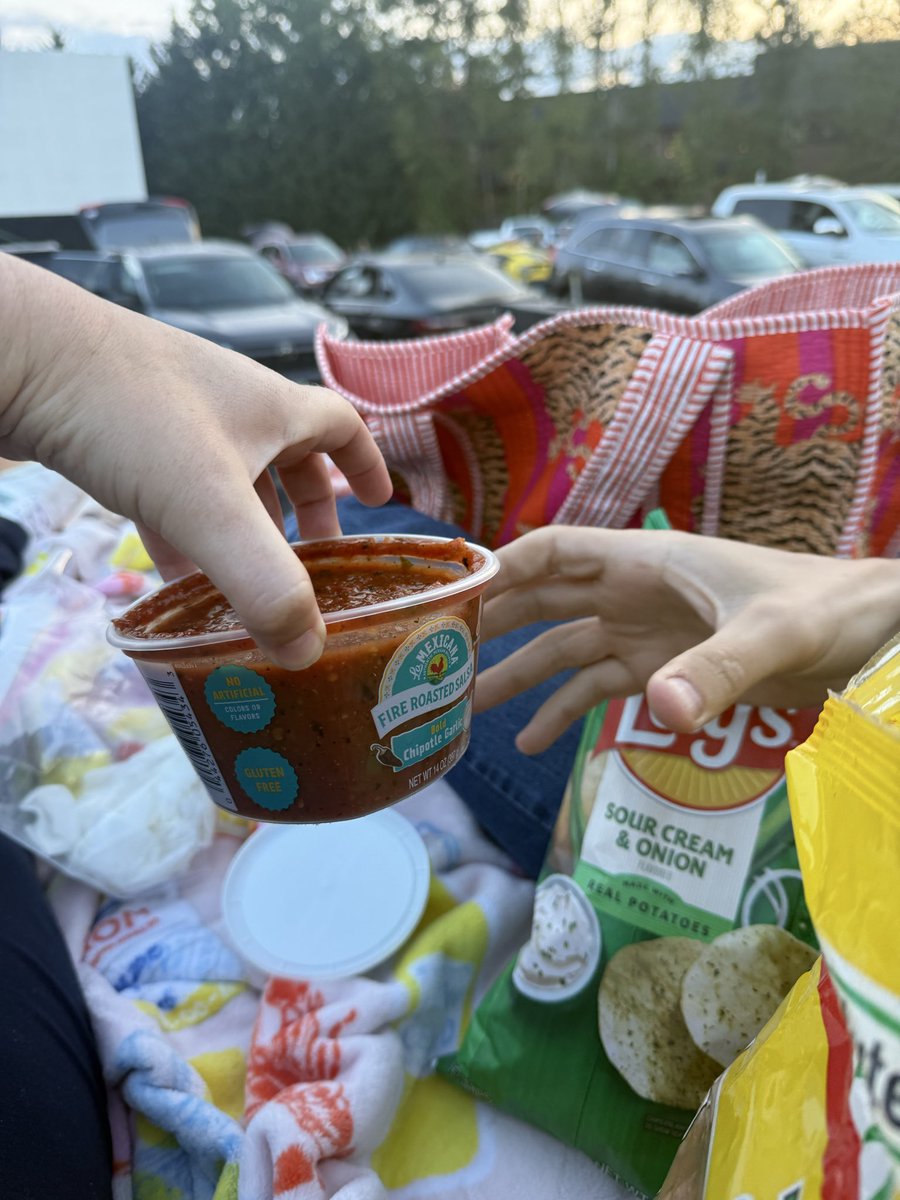 Reallycoolhuh's tweet photo. I love the drive in ❤️ https://t.co/Gen5ldydzs