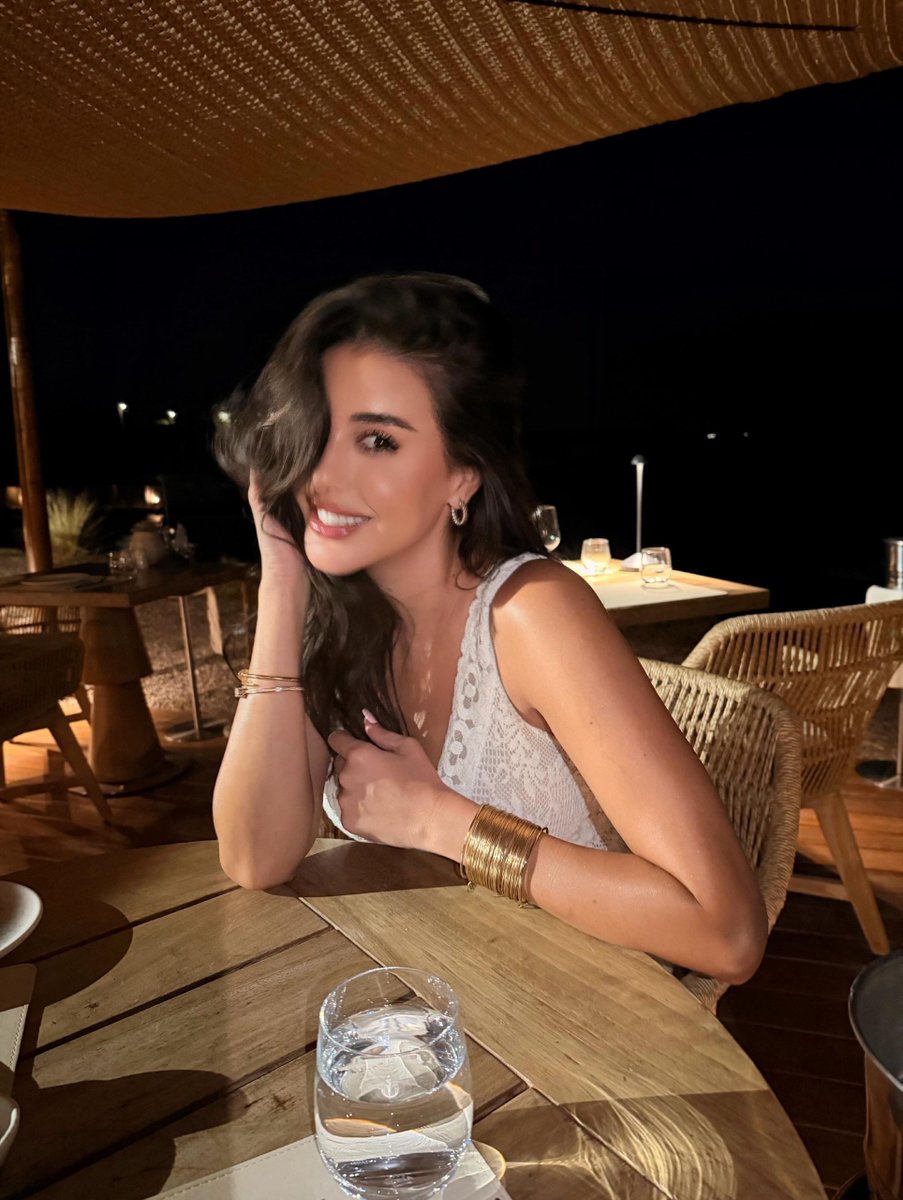 Stersssa's tweet photo. ياسمين صبري ✨
إطلالة أنيقة وتفاصيل لافتة كالعادة 🤍
والصورة الثانية خصيصًا لعشاق التفاصيل 👣👠
#ياسمين_صبري https://t.co/9bByUGU1ok