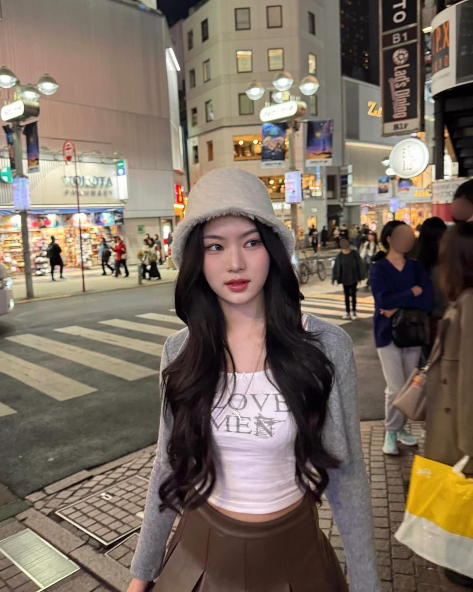 exeercise's tweet photo. ㅤ

️️
Night date in Tokyo, Asher asleep in Ivo's room. 
️️

️️ https://t.co/kor5O71yzp