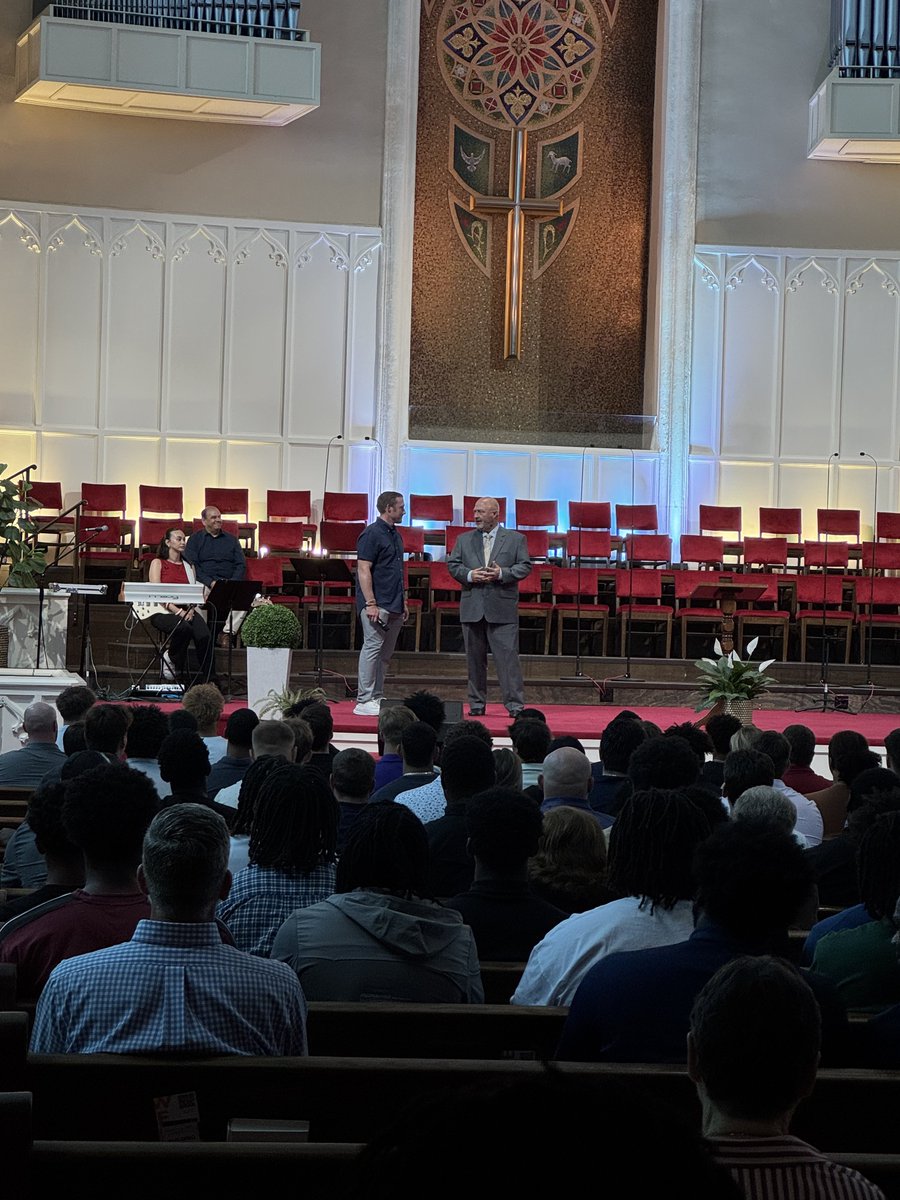 utepfbrecruit's tweet photo. Thank you, Pastor Mark Rotramel and the First Baptist family for having us join this mornings service!
#PicksUp | #UnityIsTheSecret https://t.co/E84Zrm9l3V
