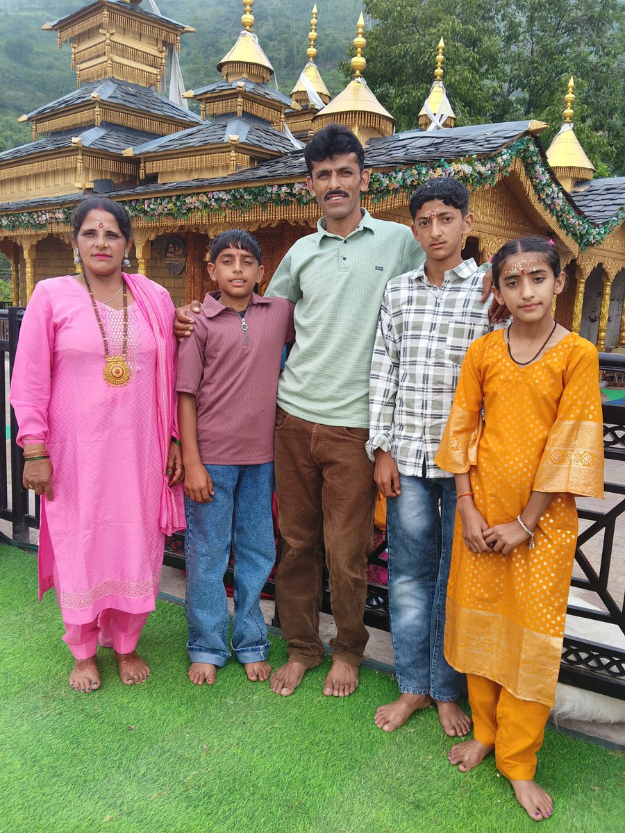 Dinesh9622's tweet photo. दिव्य दर्शन 🙏
परम श्रद्धेय छत्रधारी मासूम महाराज जी के दिव्य एवं अलौकिक दर्शन करने का सौभाग्य प्राप्त हुआ।
उनके दर्शन मात्र से मन को अद्भुत शांति, श्रद्धा और सकारात्मक ऊर्जा की अनुभूति हुई।
ईश्वर से प्रार्थना है कि महाराज जी का आशीर्वाद सदैव सभी पर बना रहे। 🙏🚩 https://t.co/Yxyu5qx7CK