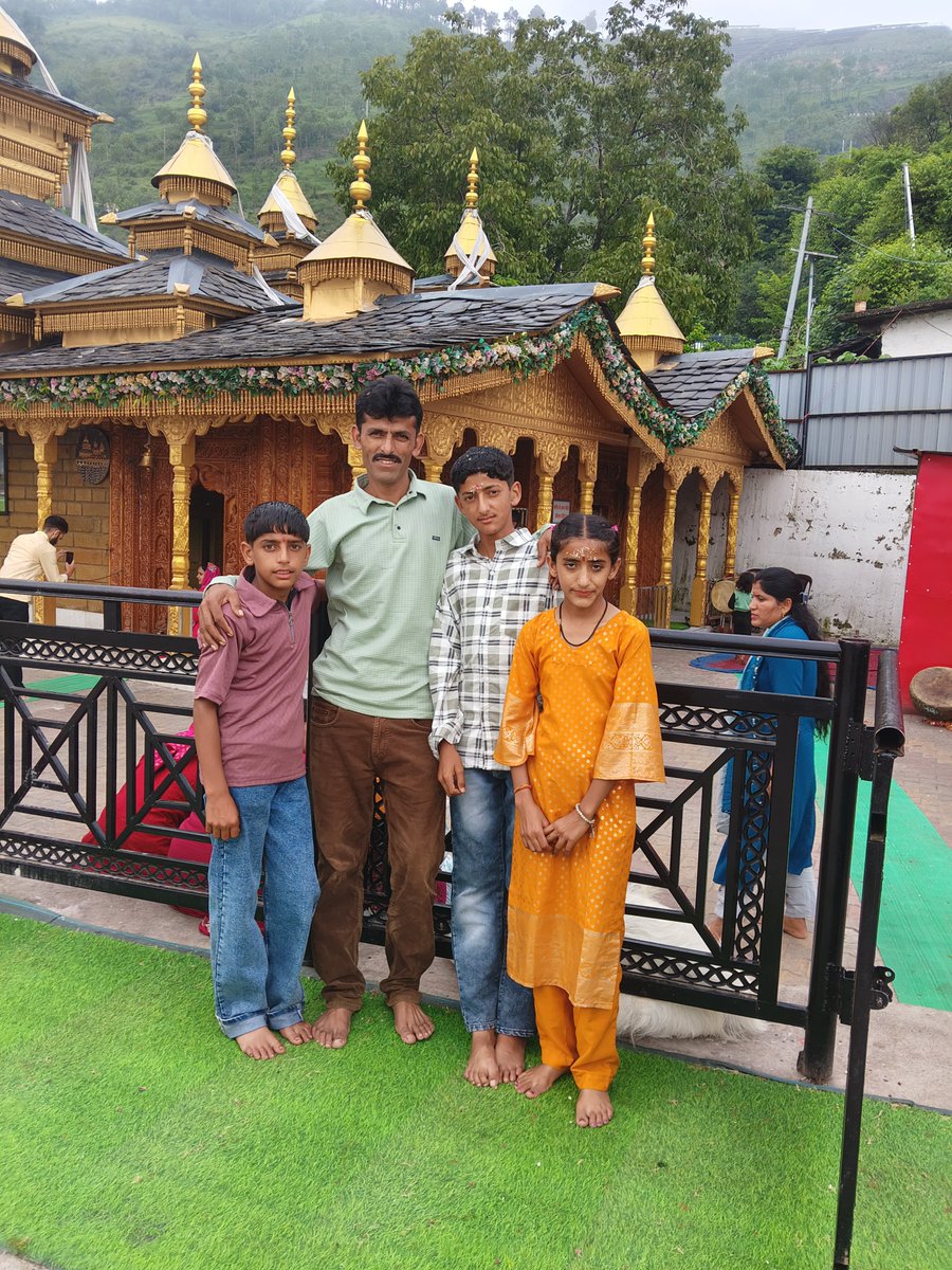 Dinesh9622's tweet photo. दिव्य दर्शन 🙏
परम श्रद्धेय छत्रधारी मासूम महाराज जी के दिव्य एवं अलौकिक दर्शन करने का सौभाग्य प्राप्त हुआ।
उनके दर्शन मात्र से मन को अद्भुत शांति, श्रद्धा और सकारात्मक ऊर्जा की अनुभूति हुई।
ईश्वर से प्रार्थना है कि महाराज जी का आशीर्वाद सदैव सभी पर बना रहे। 🙏🚩 https://t.co/Yxyu5qx7CK