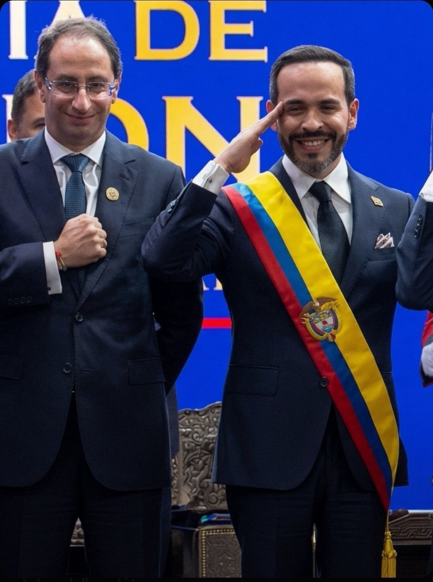 FelipeLopezEche's tweet photo. Vinieron el Presidente Abelardo y el Vicepresidente José Manuel a crear la Patria Milagro y como se nota CARAJO.

GRACIAS DE PARTE DE TODA COLOMBIA 🇨🇴 https://t.co/f5AocuOq0S
