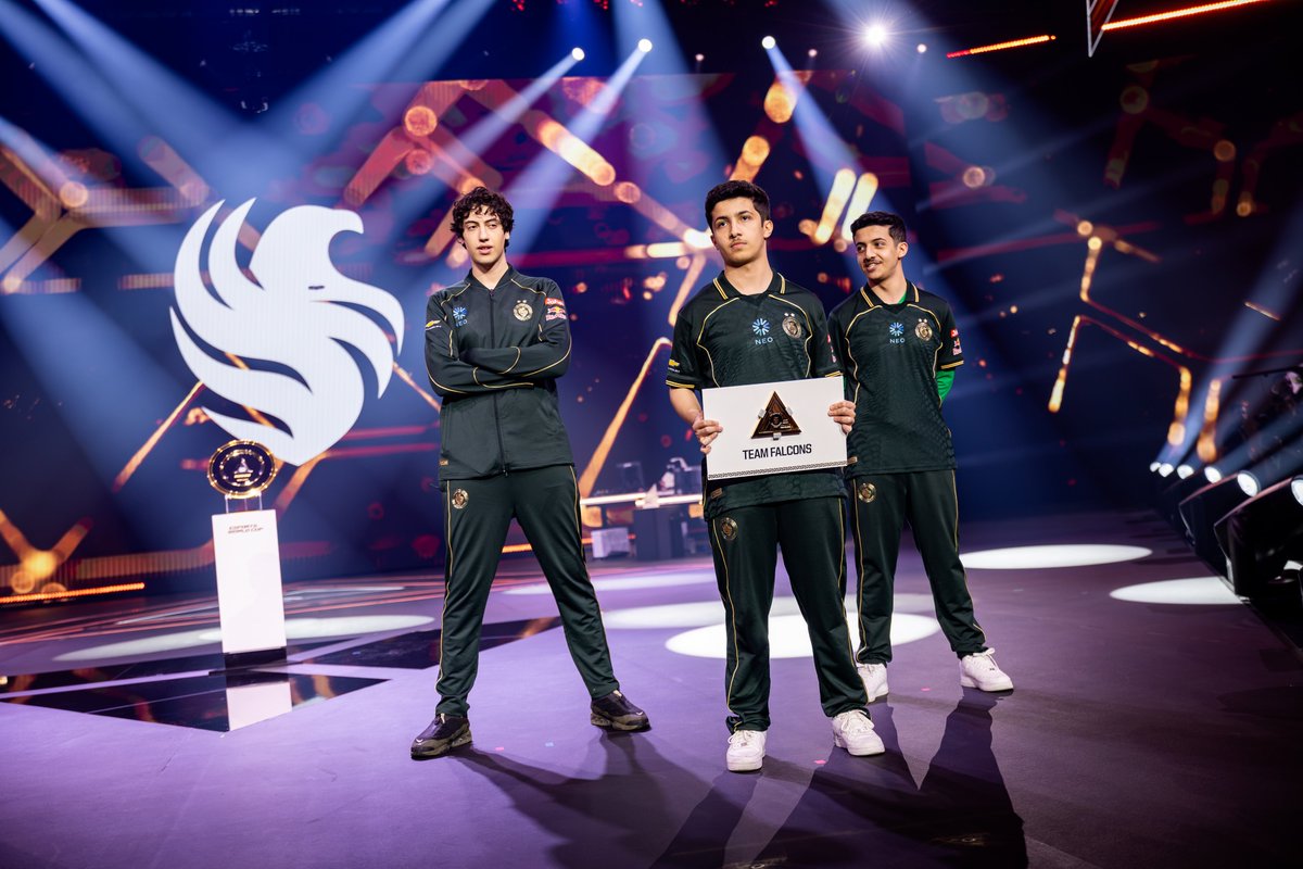 RLEsports's tweet photo. ESPORTS WORLD CUP CHAMPIONS: @FalconsEsport 🦅

🟢 @dralii897 
🟢 @kiileerrz 
🟢 @Rw9_rl 
🟢 @id7oom_24 https://t.co/3BSYfPu0M0
