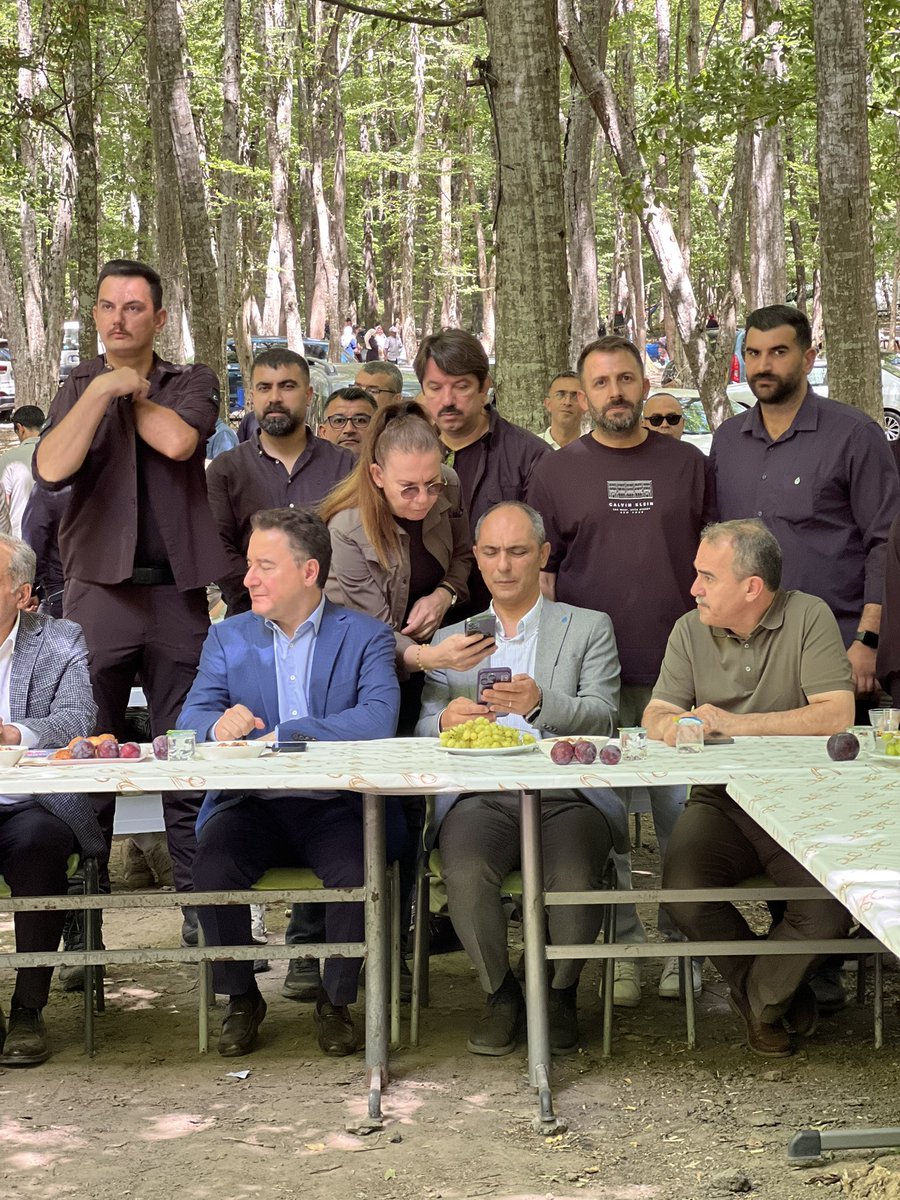 Deva_Beylikduzu's tweet photo. Saadet partisinin geleneksel piknik proğramına, saadet partisi genel başkanı sn. Mahmut Arıkan ve saadet partisinin daveti ile Genel başkanımız Sn. Ali Babacan’ın teşrifleri ile ilçe başkanımız Sn. Fikret Toplu ve ilçe teşkilatımız olarak katılım sağladık. https://t.co/Ofcv54BRRo