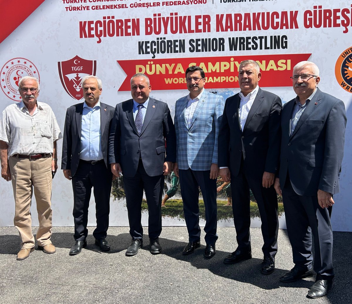kbbmustafaak's tweet photo. KEÇİÖREN - BAĞLUM’DA GÜREŞ ÇOŞKUSU🇹🇷🤼‍♂️

Keçiören Belediyesi himayesinde düzenlenen Uluslararası Geleneksel 3. Karakucak Güreşleri’ne katılım sağladık.

Gençlik ve Spor Bakan Yardımcımız Hamza Yerlikaya, Keçiören Belediye Başkanımız Mesut Özarslan, onur konukları Khamzat Chimaev, Artur Beterbiyev, Razambek Jamalov ve Adam Saitiev’ in katılımlarıyla gerçekleştirilen bu anlamlı organizasyonda, ata sporumuz güreşin heyecanını hep birlikte yaşadık.

Uluslararası 3. Karakucak Güreşleri’nde başpehlivan olan Feyzullah Aktürk’ü ve mücadele eden tüm pehlivanlarımızı tebrik ediyor, başarılarının devamını diliyorum.

Ata sporumızın yaşatılması ve gelecek nesillere aktarılmasına vesile olan bu güzel organizasyonun gerçekleşmesinde emeği geçen Keçiören Belediyemize, Gençlik ve Spor Bakanlığımıza, federasyonumuza ve başta Keçiören Belediyesi personeli olmak üzere emeği geçen herkese teşekkür ediyorum.

@hamzayerlikaya 
@OzarslanMesut 
@hilmigokcinar 
@kenanyagmurmhp 
@AkKeciorenResmi 
@mustafasenkb