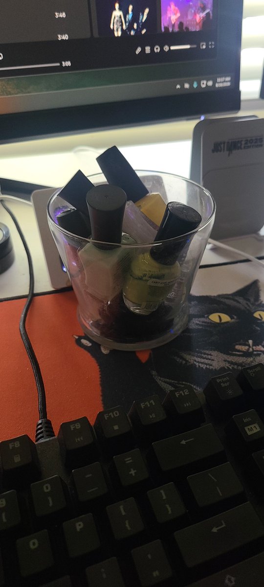 arielehm's tweet photo. Partner push day 7!!

Doin a lil Sunday reset and letting chat choose my nail color 💅

Big Walk finale after with the gang!! https://t.co/7i3K1RDnWj