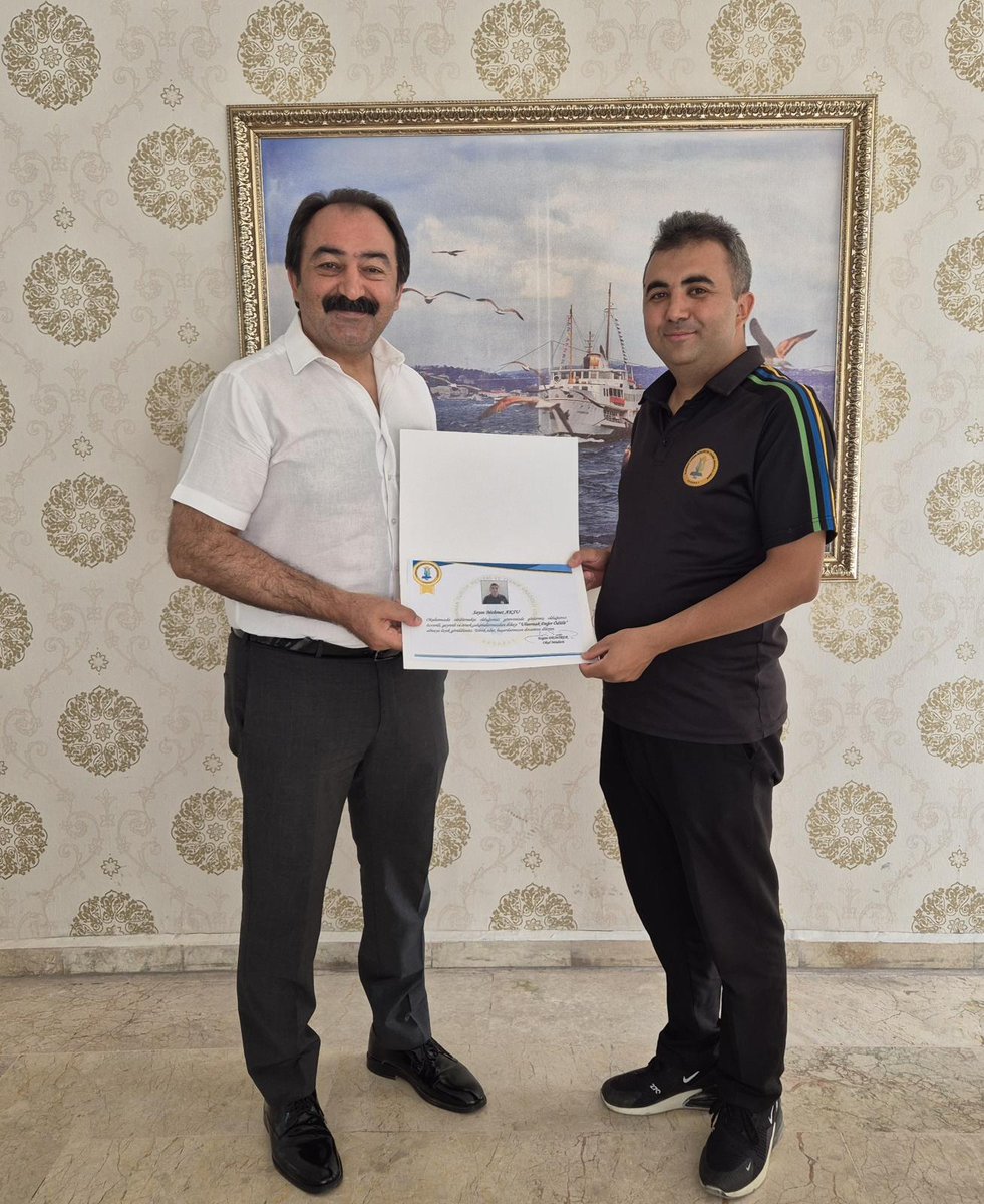 UluirmakMtal's tweet photo. "Uluırmak Değer Ödülü" Temmuz 2026
Tebrikler Mehmet AKSU👏📷
#daimahazır🇹🇷 #daimahazır🇹🇷
#gelecekmeslekieğitimde🇹🇷 https://t.co/JqrMuYl3cf
