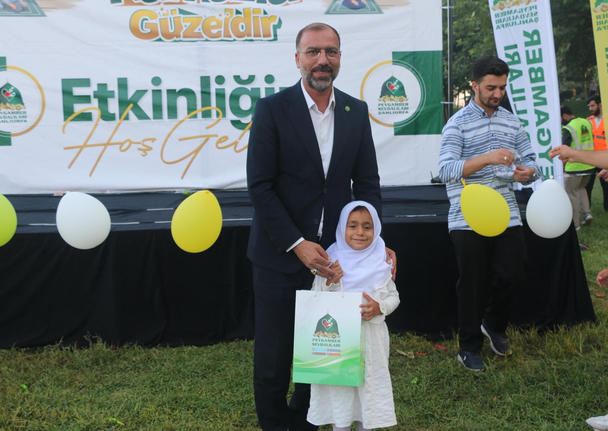 FarukPolat_'s tweet photo. HÜDA PAR Genel Başkan Yardımcımız İshak Sağlam ile birlikte, Peygamber Sevdalıları Derneği tarafından düzenlenen "Hayat Namazla Güzeldir" etkinliklerinin final programına katıldık.

Toplumumuzda namaz bilincinin güçlenmesine katkı sunan bu anlamlı programın hazırlanmasında ve icrasında emeği geçen tüm kardeşlerimize teşekkür ediyor, çalışmalarında muvaffakiyetler diliyorum.

@HurDavaPartisi
@HudaPariletisim
@avishaksaglam
@Psevdalilari_63