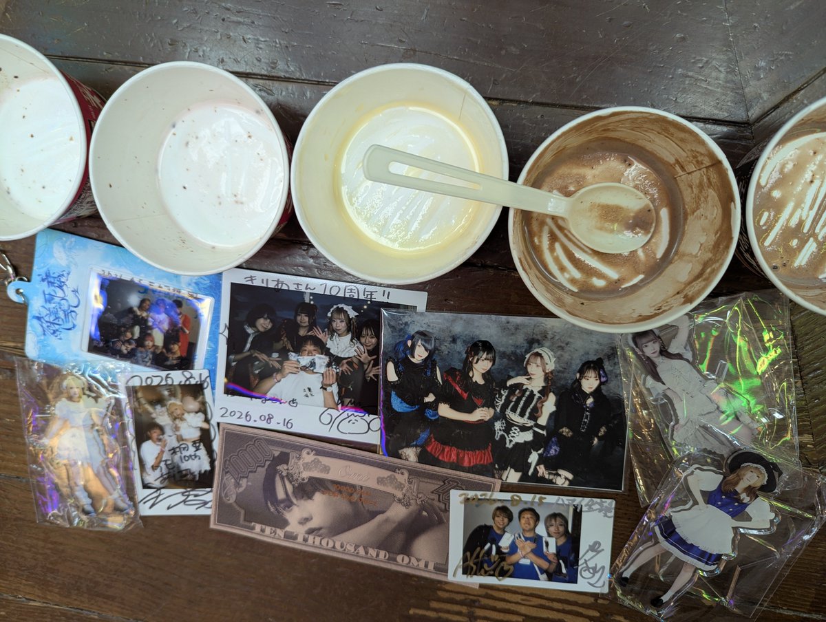 nisemocchy's tweet photo. 今日はワンリッター喰いでシメます。
3デイズでやつがれにお逢いしてくださいました皆々様方、LOVE YOU!
そして、オヤスミ世界♫
#ビジュレジューム
#SYAAMiNE
#DearFiler
#桐亜 https://t.co/8tADpfxh4a