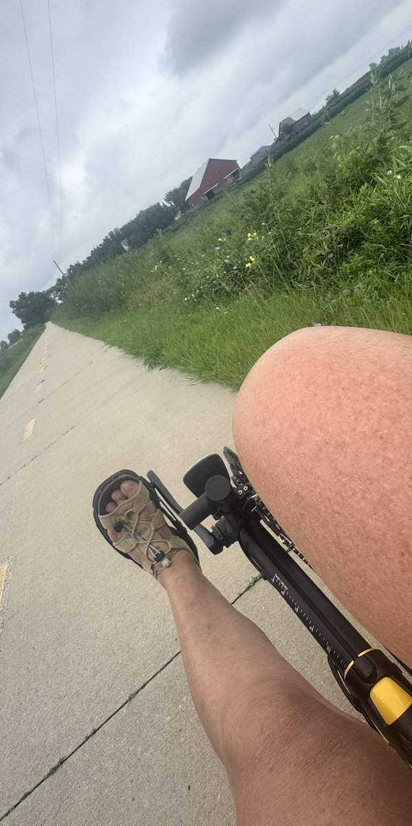 xrayanneiowa's tweet photo. 20.41 miler. Humid and a little sun. #optoutside https://t.co/1ySKMSOzih