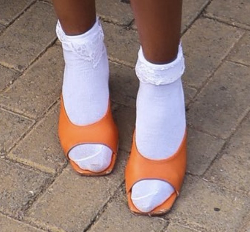 Local_Shades's tweet photo. @Efiaodo1 How to wear socks 101, the rest, hmm… https://t.co/XeaPtqunxm
